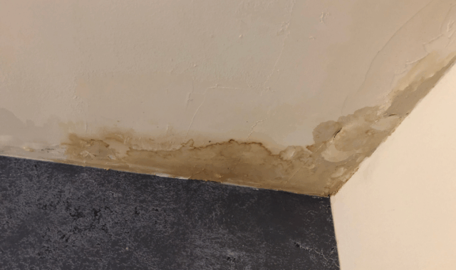 ceiling leaking from bathroom upstairs